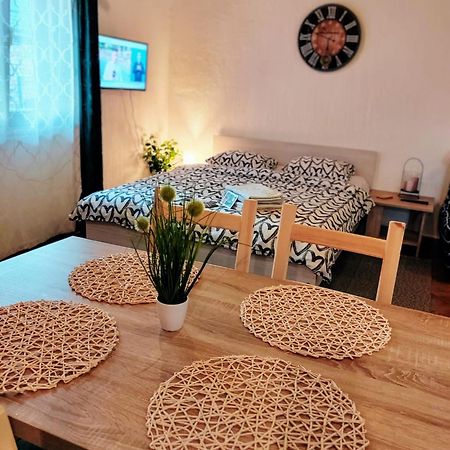 Studio Apartman Buteo Jastrebarsko Ngoại thất bức ảnh