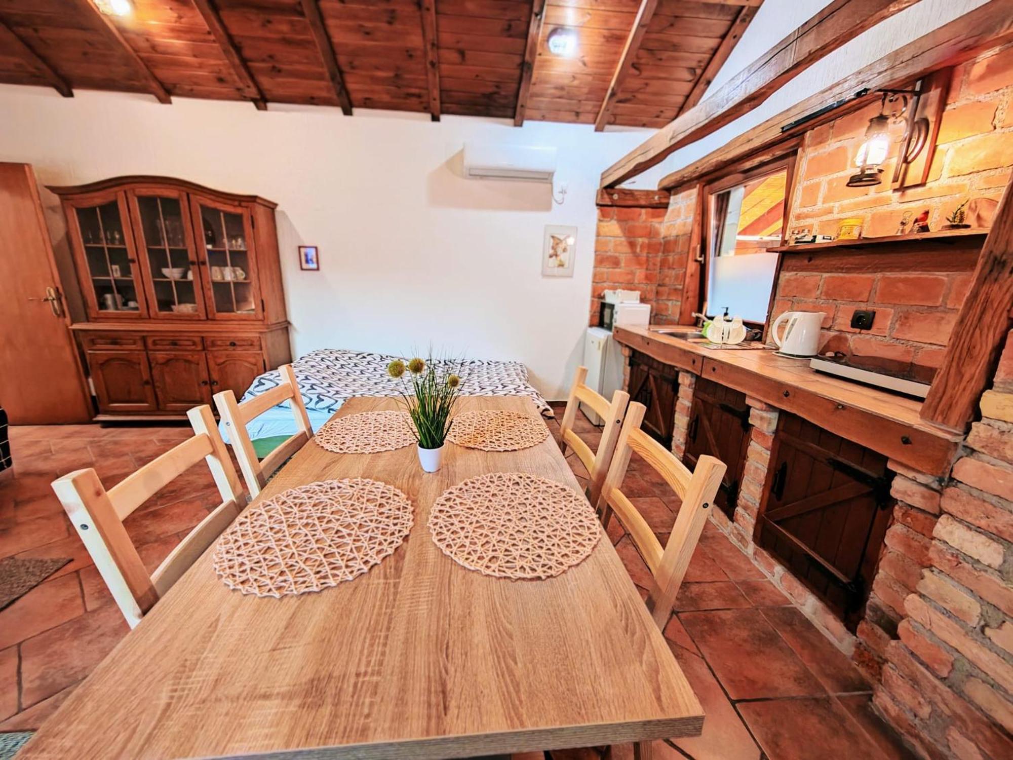 Studio Apartman Buteo Jastrebarsko Ngoại thất bức ảnh