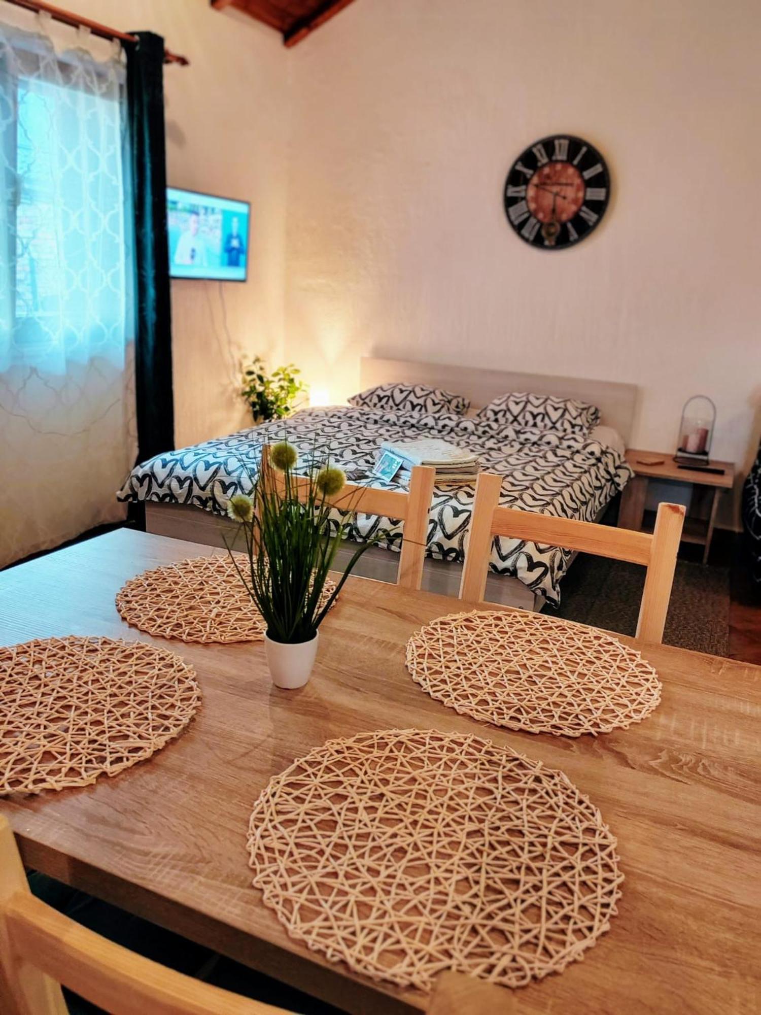 Studio Apartman Buteo Jastrebarsko Ngoại thất bức ảnh